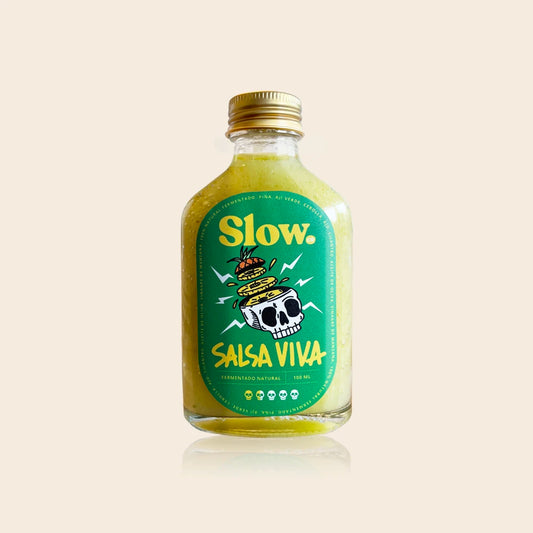 Botella de salsa fermentada de piña y ají verde - Slow Company